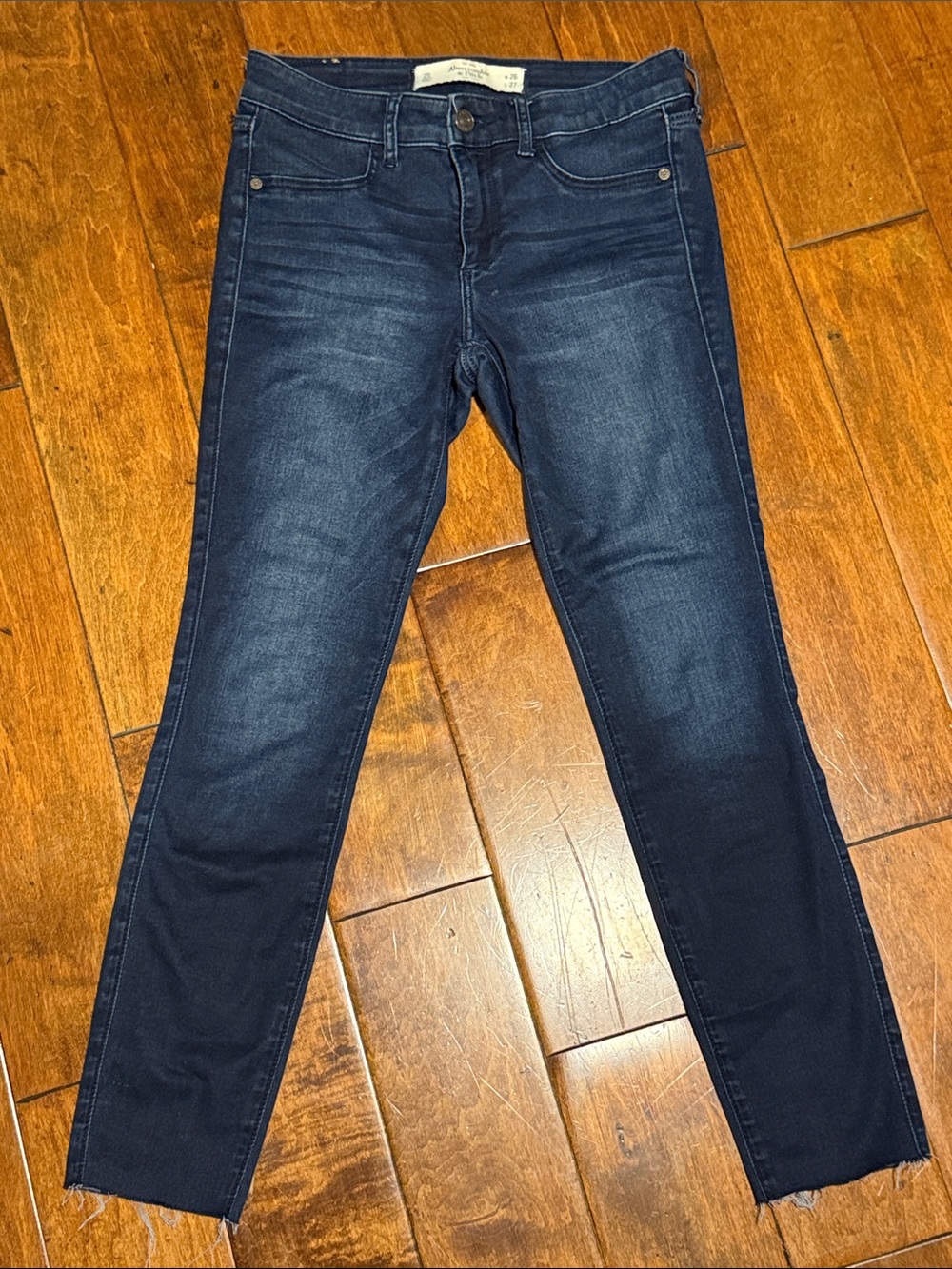Abercrombie & Fitch Women's Dark Indigo Skinny Cutoff Ankle Jeans Size 2/26S